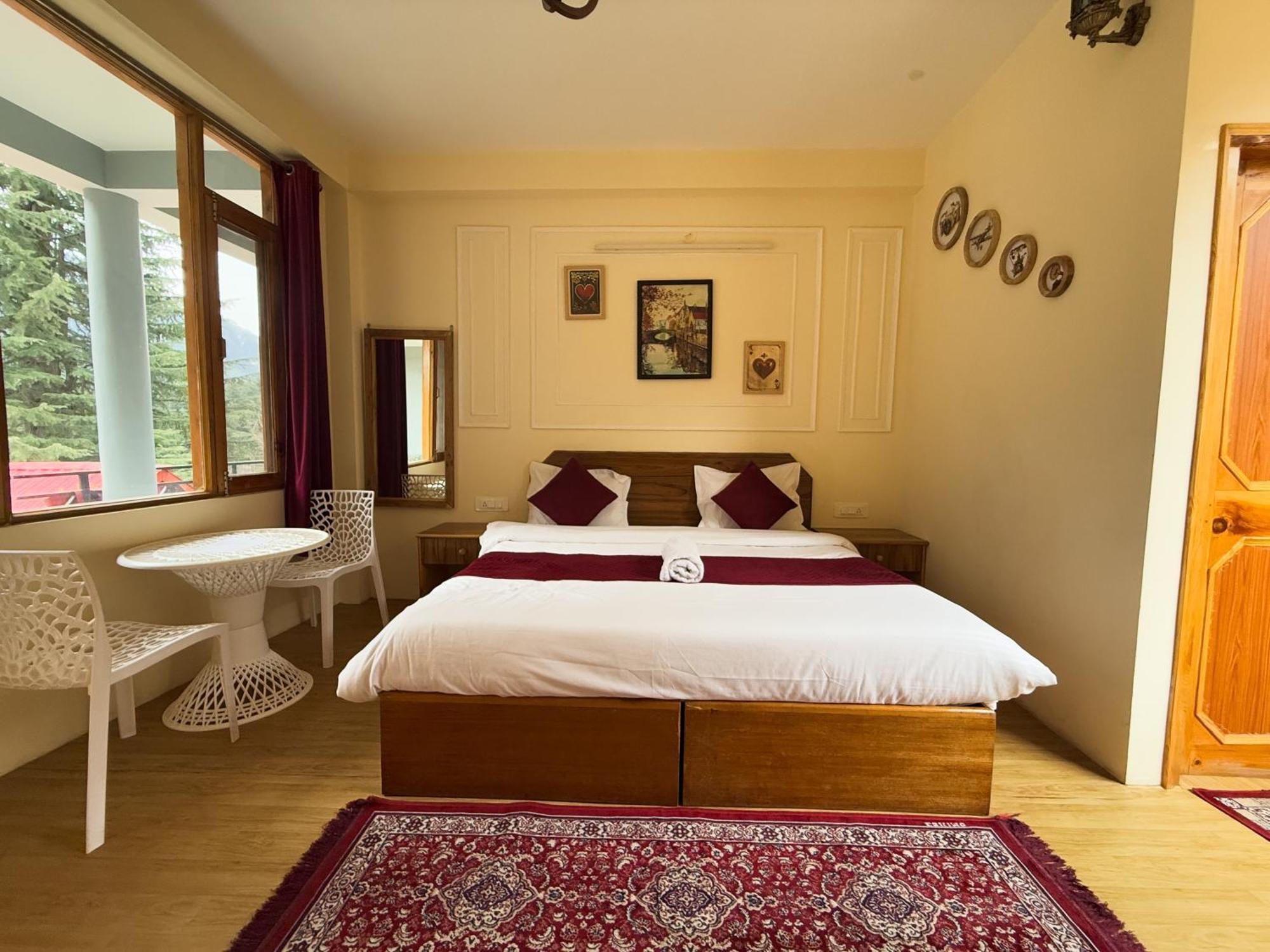 Red House Cafe And Inn Manāli Eksteriør billede